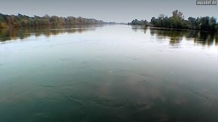 Foto © by Aquadot Flutschutz, Sandsackersatzsysteme Hochwasserschutz, Quellkaden, Schlauchlastfilter, Auflastfilter, Deichverteidigung, Grundbruch, Böschungsbruch, Deiche, Sickerwasseraustritt